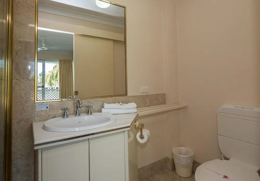 Isle Of Palms Resort Gold Coast 4*,